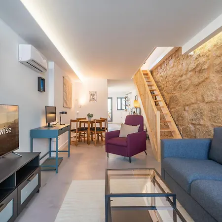 Charming Stylish House W Mezzanine And Terrace 포르투