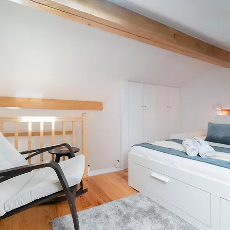 Charming Stylish House W Mezzanine And Terrace Сasa de vacaciones