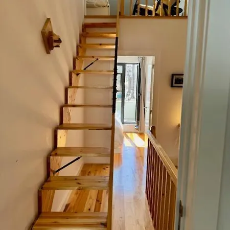 Charming Stylish House W Mezzanine And Terrace 포르투